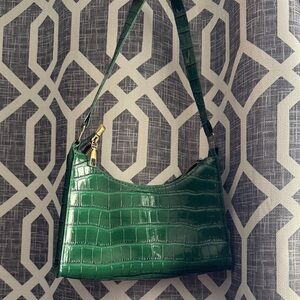 Elegant Green Crocodile-Embossed Shoulder Bag